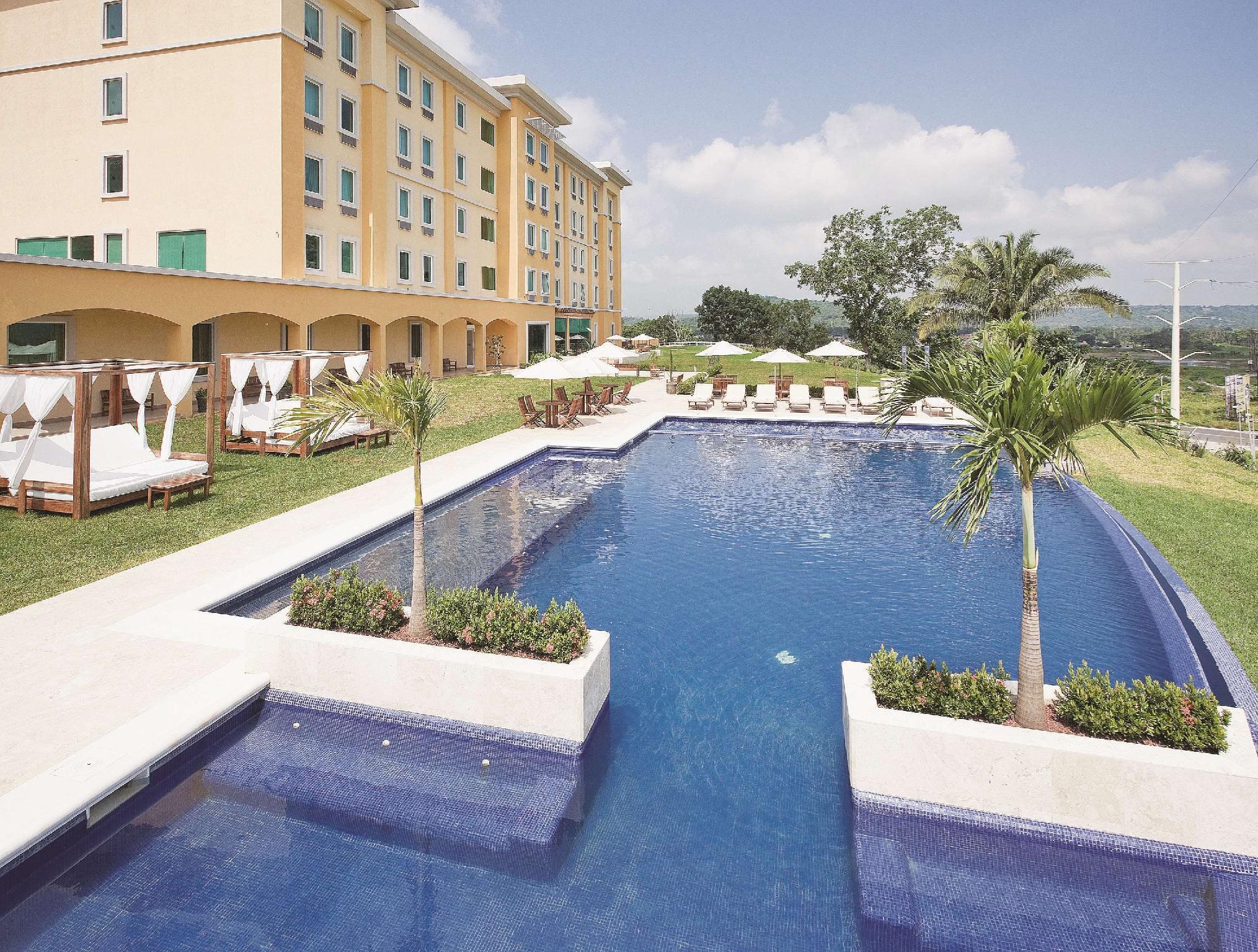 La Quinta By Wyndham Poza Rica Hotel Exterior photo