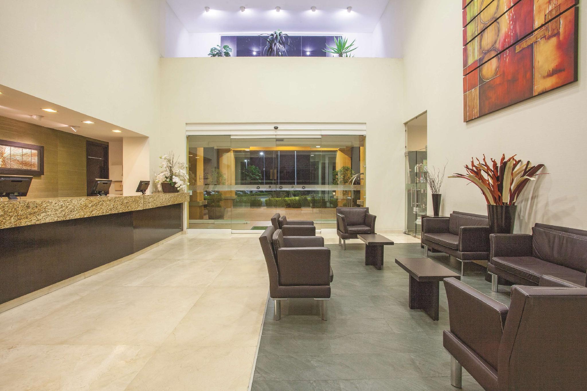La Quinta By Wyndham Poza Rica Hotel Exterior photo