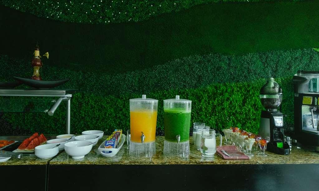 La Quinta By Wyndham Poza Rica Hotel Restaurant photo