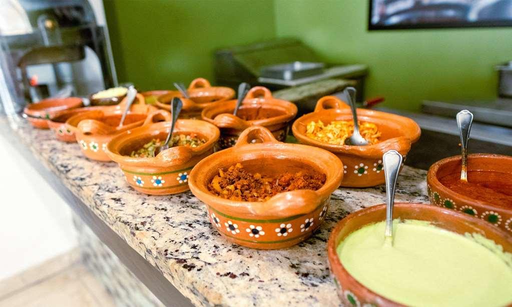La Quinta By Wyndham Poza Rica Hotel Restaurant photo